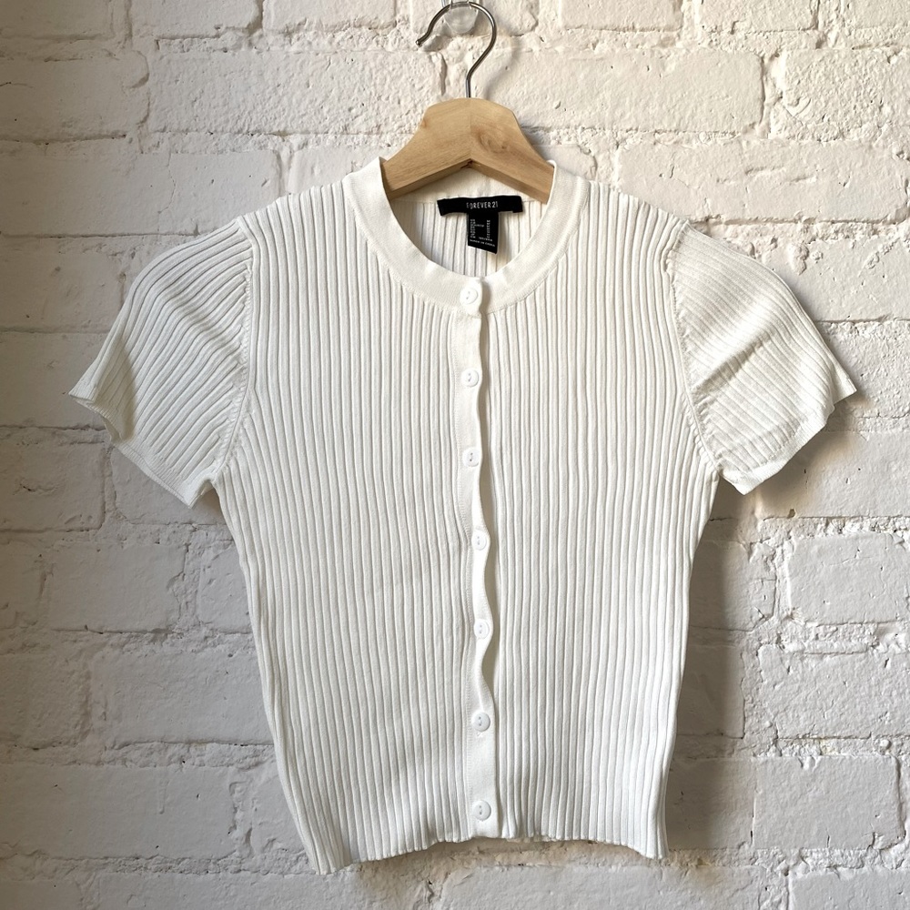 Forever 21 Button Front Ribbed White Short Sleeve Crop Top Shirt | Size M